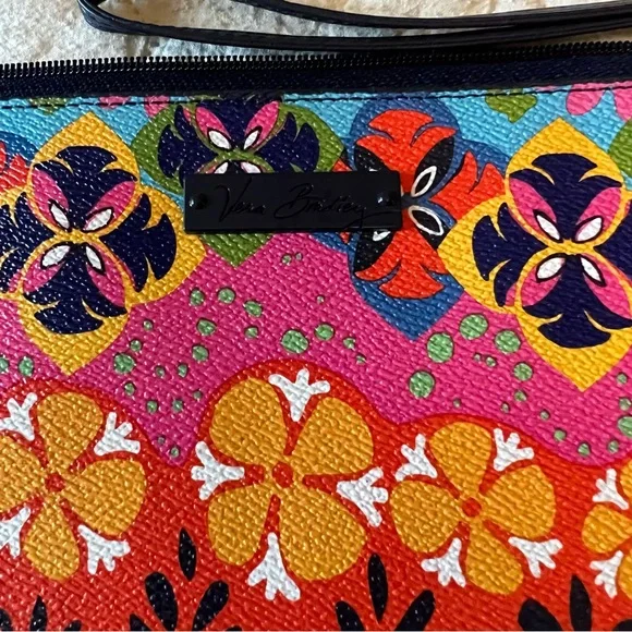 Vera Bradley Wrist Wallet, NWT - Picture 2 of 7